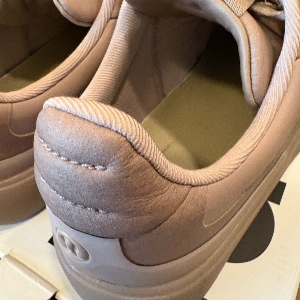 Nearly NWT/Box lululemon Women’s Cityverse Sneaker 9.5 Mushroom - Picture 6 of 14